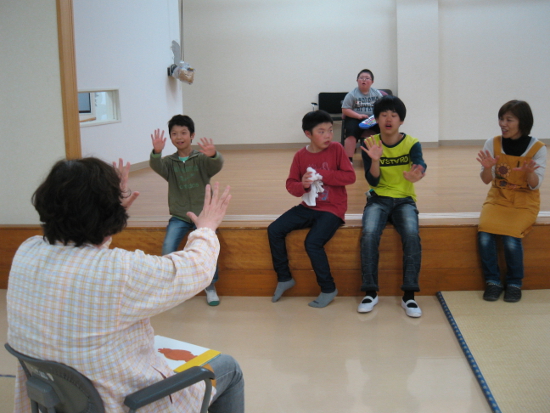 画像：～読み聞かせ～