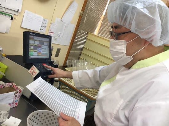 画像：～仕分け室作業～