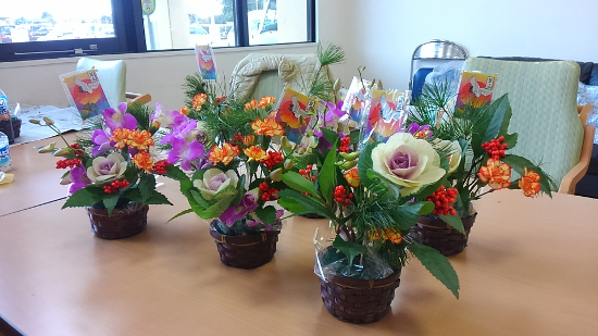 画像：～お正月用フラワーアレンジメント作り～