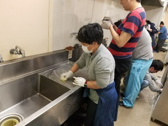 画像：～館内清掃～