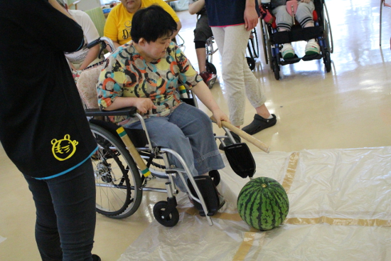 画像：～スイカ割り～