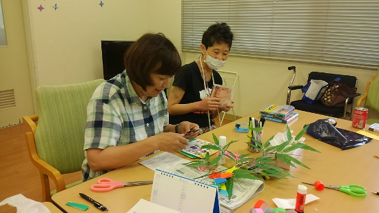 画像：～七夕飾り作り～