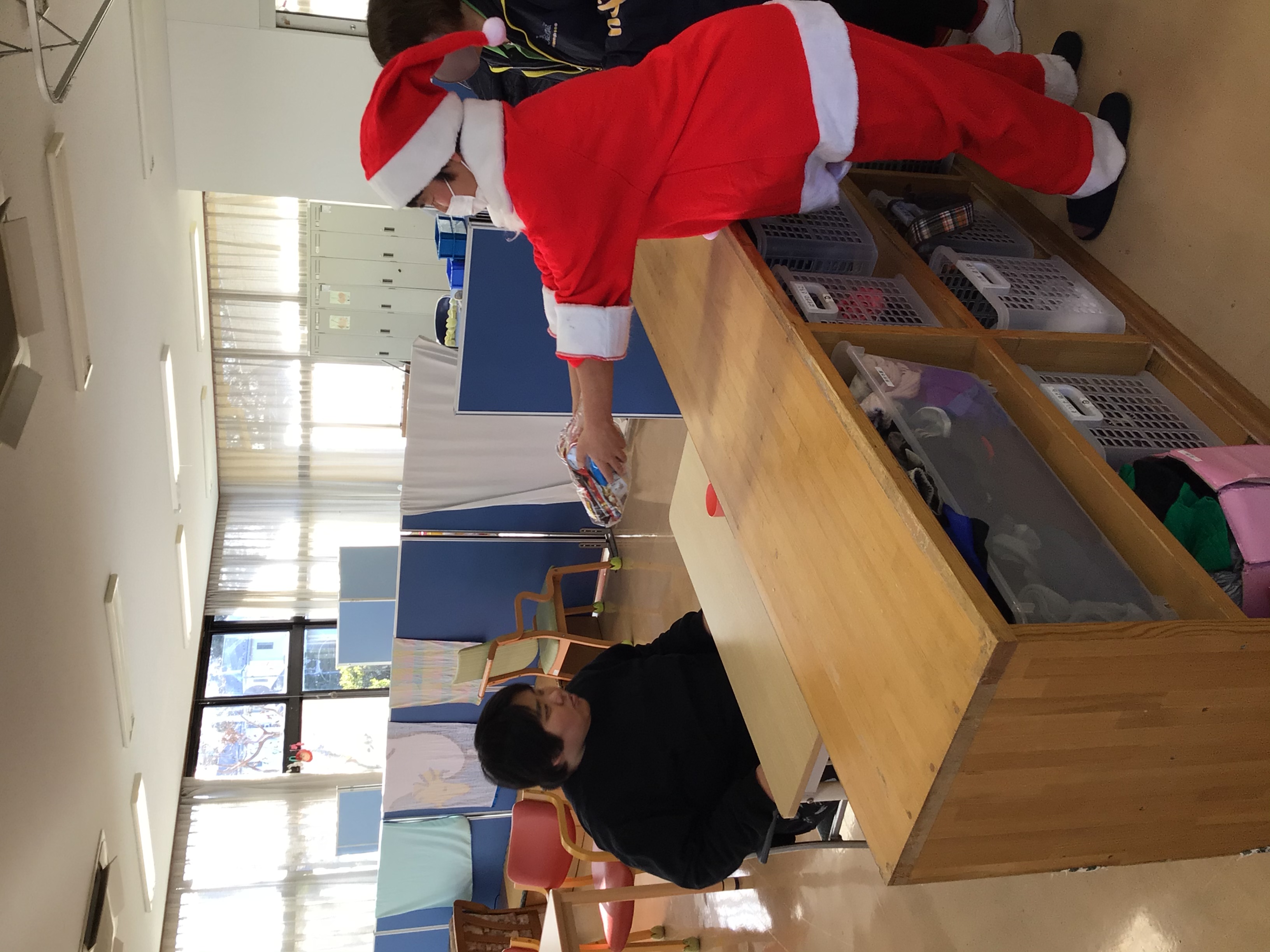 画像：～お菓子の寄付～